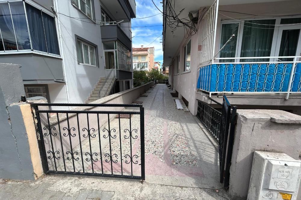 C21 BAL'DAN ALİ HİKMET PAŞA MAH. OKUL KARŞISI ÜZERİ SATILIK 2+1