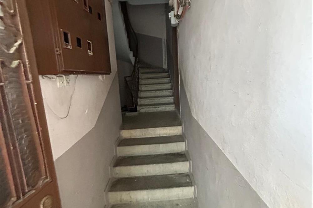 C21 BAL'DAN ALİ HİKMET PAŞA MAH. OKUL KARŞISI ÜZERİ SATILIK 2+1
