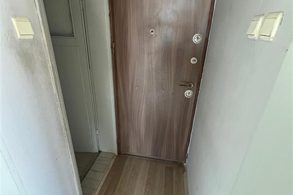 C21 BAL'DAN ALİ HİKMET PAŞA MAH. OKUL KARŞISI ÜZERİ SATILIK 2+1