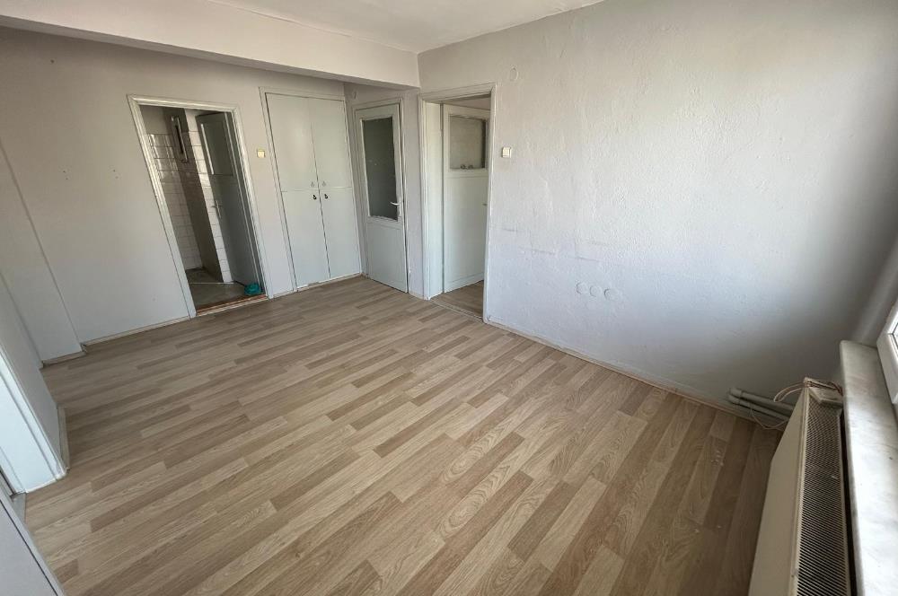 C21 BAL'DAN ALİ HİKMET PAŞA MAH. OKUL KARŞISI ÜZERİ SATILIK 2+1