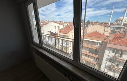C21 BAL'DAN ALİ HİKMET PAŞA MAH. OKUL KARŞISI ÜZERİ SATILIK 2+1