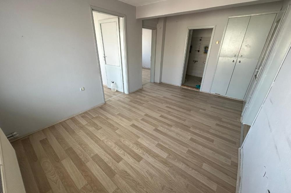 C21 BAL'DAN ALİ HİKMET PAŞA MAH. OKUL KARŞISI ÜZERİ SATILIK 2+1