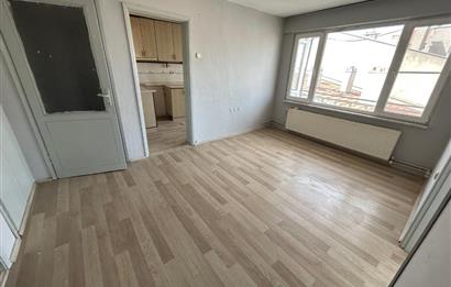 C21 BAL'DAN ALİ HİKMET PAŞA MAH. OKUL KARŞISI ÜZERİ SATILIK 2+1
