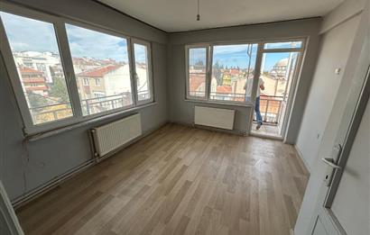 C21 BAL'DAN ALİ HİKMET PAŞA MAH. OKUL KARŞISI ÜZERİ SATILIK 2+1