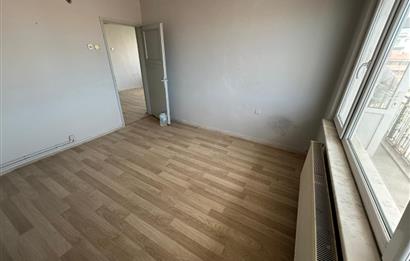 C21 BAL'DAN ALİ HİKMET PAŞA MAH. OKUL KARŞISI ÜZERİ SATILIK 2+1