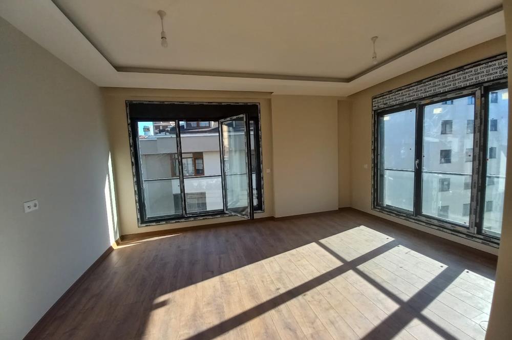 FENERYOLU'NDA SIFIR BİNADA GÜNEY CEPHE 2+1 KULLANIŞLI DAİRE