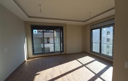 FENERYOLU'NDA SIFIR BİNADA GÜNEY CEPHE 2+1 KULLANIŞLI DAİRE