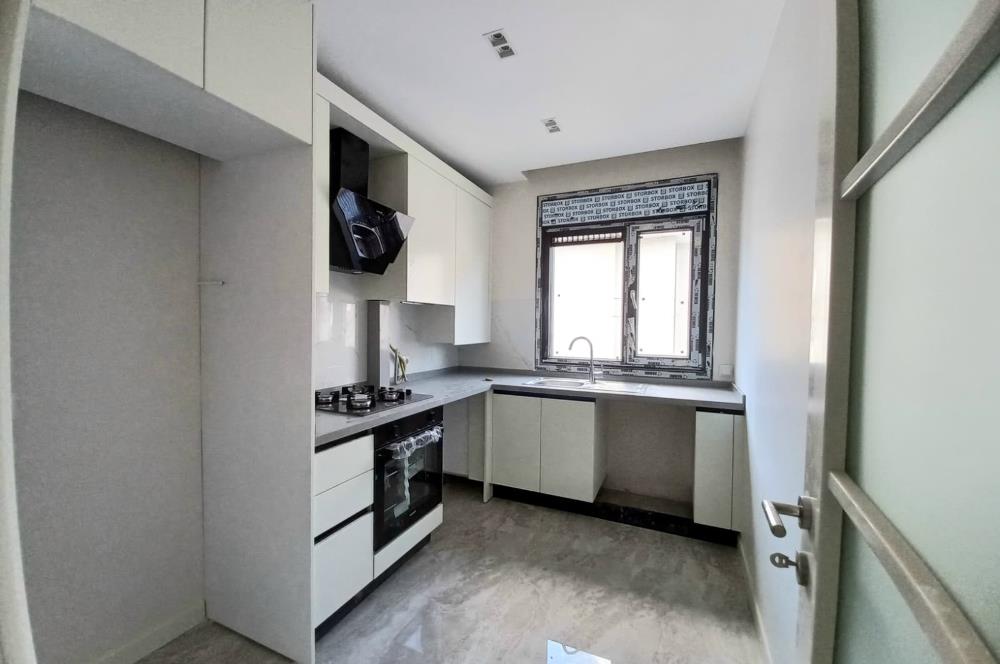 FENERYOLU'NDA SIFIR BİNADA GÜNEY CEPHE 2+1 KULLANIŞLI DAİRE