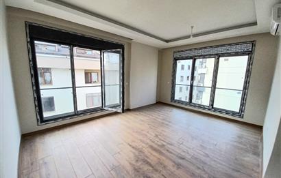 FENERYOLU'NDA SIFIR BİNADA GÜNEY CEPHE 2+1 KULLANIŞLI DAİRE