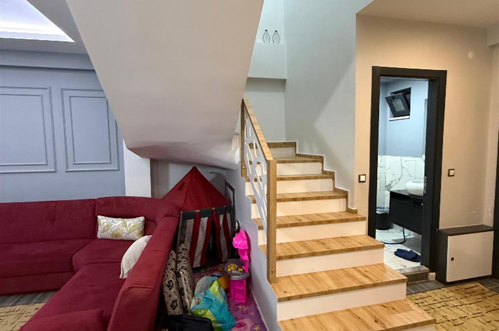 CENTURY 21 PLUS'DAN VİLLA DE GÖL SİTESİNDE SATILIK EŞYALI VİLLA