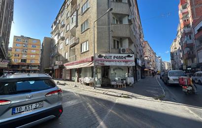 C21 BAL'DAN ATALAR CADDESİ ÜZERİ MERKEZİ KONUM SATILIK 2+1 DAİRE