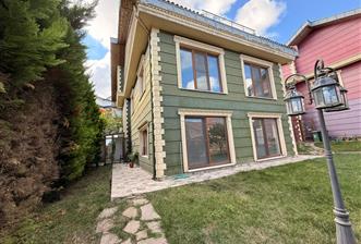 Zekeriyaköy'de Aidatsız Kiralık Villa Fırsatı