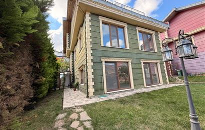 Zekeriyaköy'de Aidatsız Kiralık Villa Fırsatı