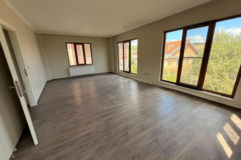 Zekeriyaköy'de Aidatsız Kiralık Villa Fırsatı