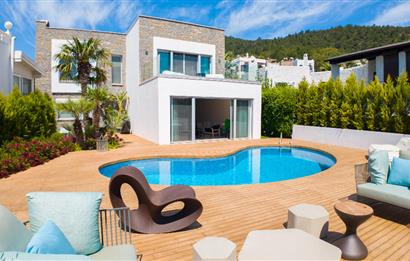 Bodrum Torba Denize 70 metre 6+2 Eşyalı Müstakil Villa