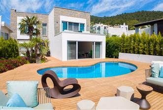Bodrum Torba Denize 70 metre 6+2 Eşyalı Müstakil Villa