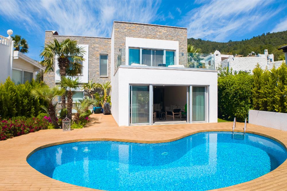 Bodrum Torba Denize 70 metre 6+2 Eşyalı Müstakil Villa