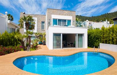 Bodrum Torba Denize 70 metre 6+2 Eşyalı Müstakil Villa