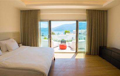 Bodrum Torba Denize 70 metre 6+2 Eşyalı Müstakil Villa