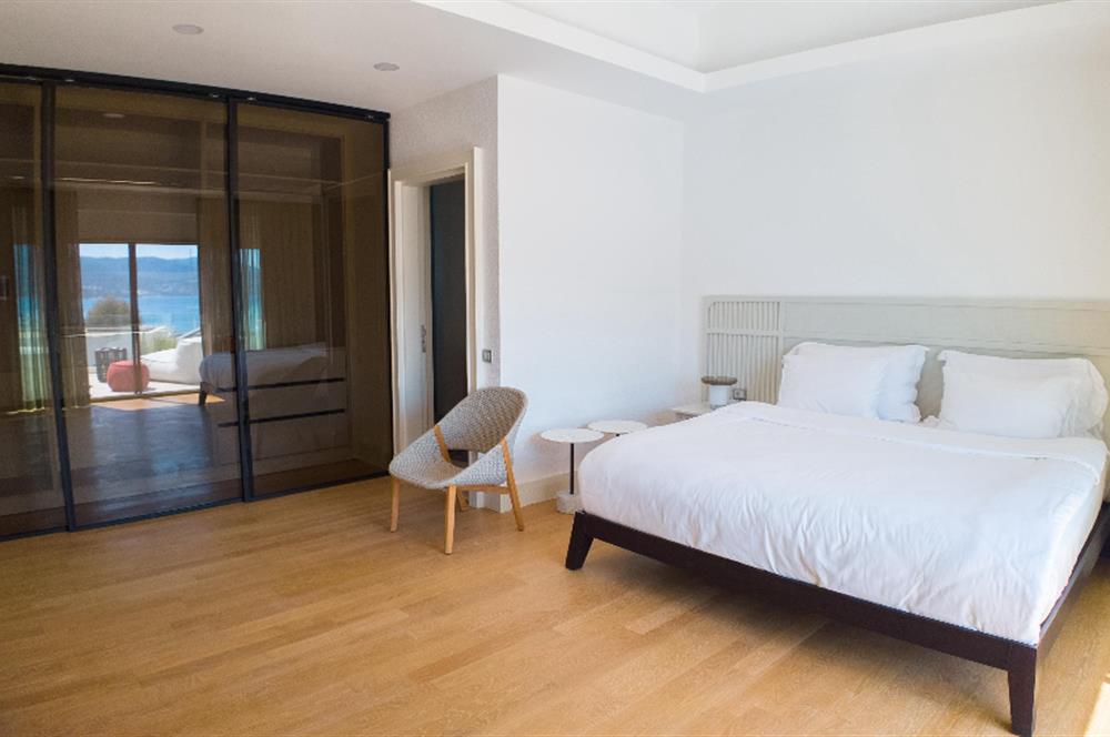 Bodrum Torba Denize 70 metre 6+2 Eşyalı Müstakil Villa