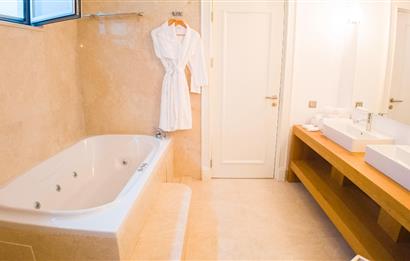 Bodrum Torba Denize 70 metre 6+2 Eşyalı Müstakil Villa