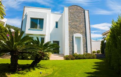 Bodrum Torba Denize 70 metre 6+2 Eşyalı Müstakil Villa