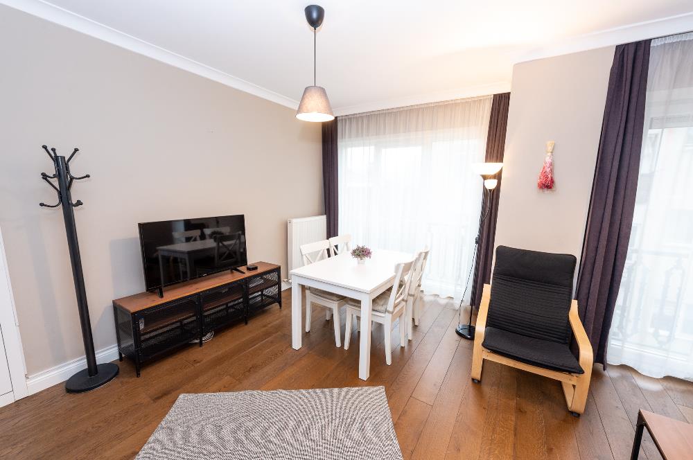 CENTURY21 FOREVER CİHANGİR'DE MERKEZİ KONUMLU KİRALIK 1+1 DAİRE