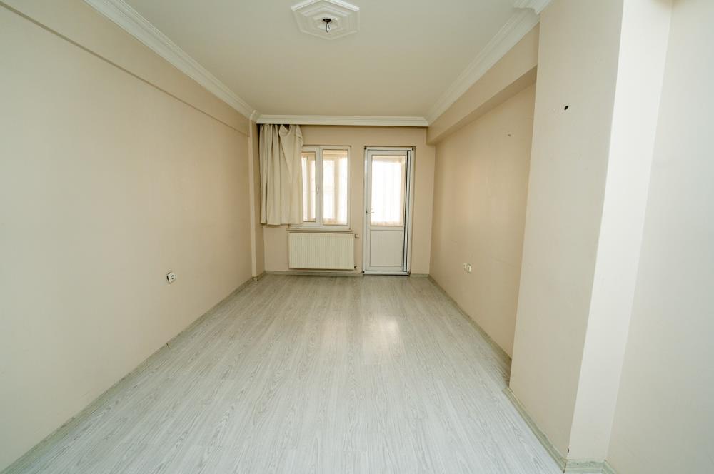 C21 Cius; Kapalı Pazar Yakını Geniş ve Yüksek Giriş Daire