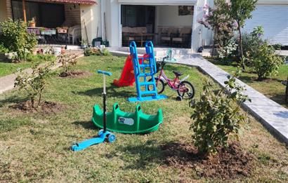 C21 BAL'DAN AYVALIK ALTINOVA'DA DENİZİN KIYISINDA KİRALIK VİLLA