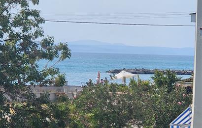 C21 BAL'DAN AYVALIK ALTINOVA'DA DENİZİN KIYISINDA KİRALIK VİLLA