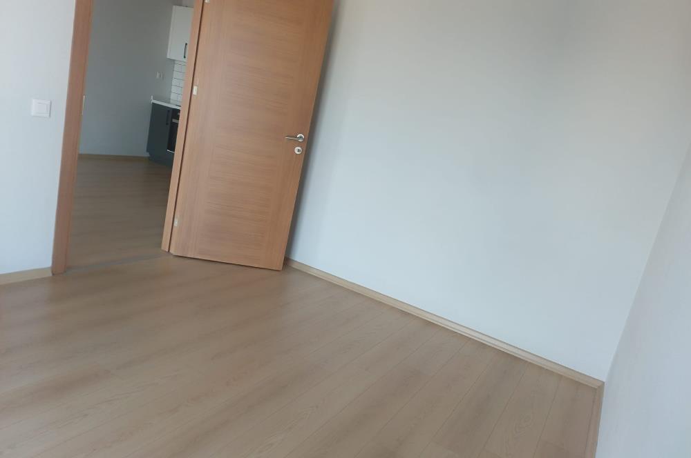 OPTİMUM MEYDAN SİTESİNDE KİRALIK 1+1 DAİRE