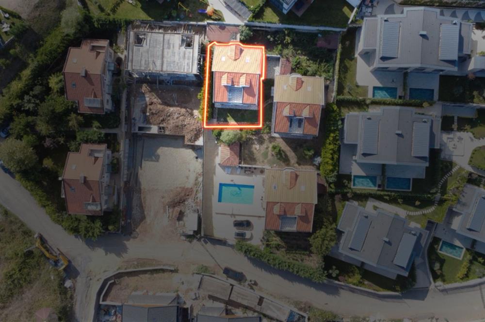 Zekeriyaköy'de Aidatsız Kiralık Villa Fırsatı