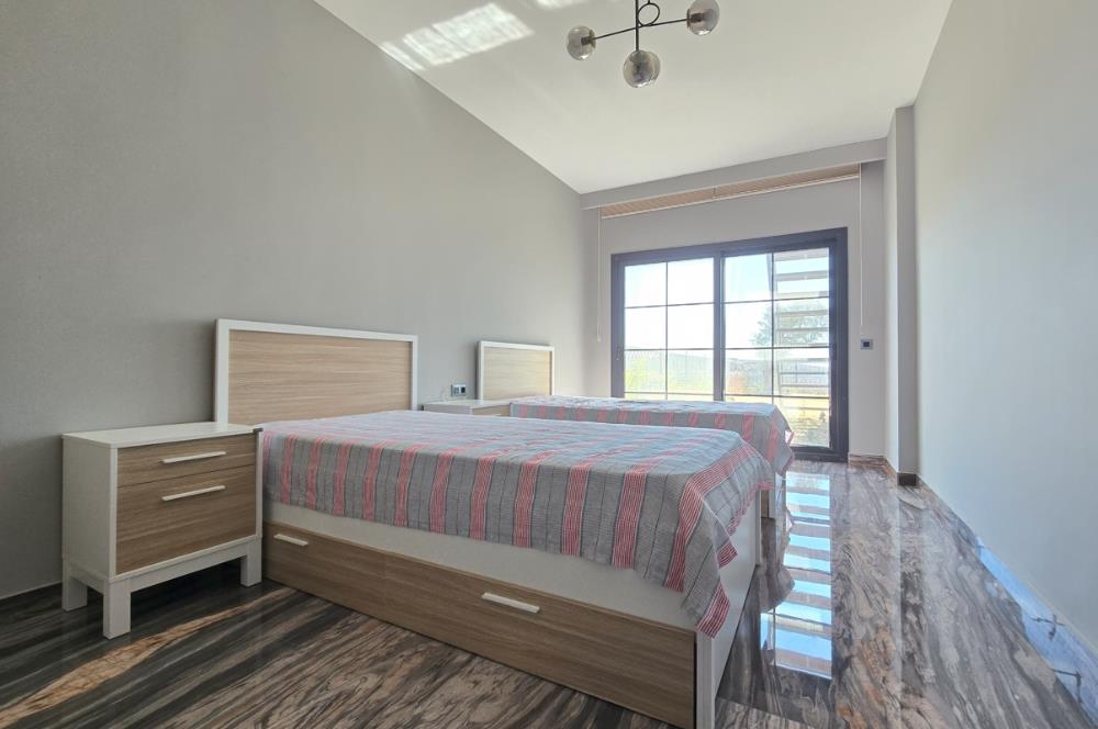 Ortakentte Satılık Deniz Manzaralı Özel Havuzlu Tam Müstakil 4+1 Villa