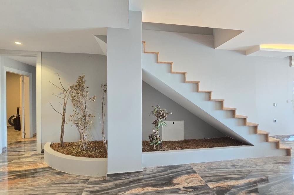Ortakentte Satılık Deniz Manzaralı Özel Havuzlu Tam Müstakil 4+1 Villa