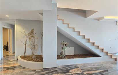 Ortakentte Satılık Deniz Manzaralı Özel Havuzlu Tam Müstakil 4+1 Villa
