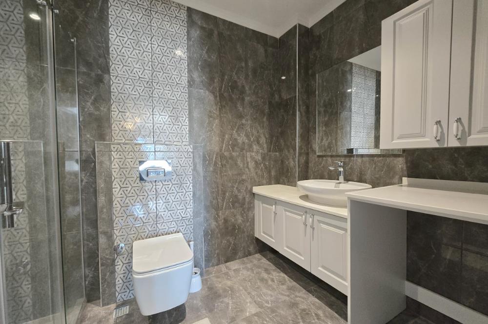 Ortakentte Satılık Deniz Manzaralı Özel Havuzlu Tam Müstakil 4+1 Villa
