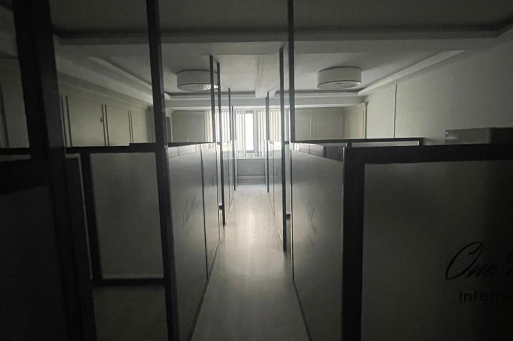 ESENYURT 'TA METROBÜS YANI KİRALIK İŞYERİ -OFİS 700M2 FULL KAT