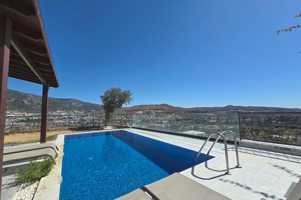 Ortakentte Satılık Deniz Manzaralı Özel Havuzlu Tam Müstakil 4+1 Villa