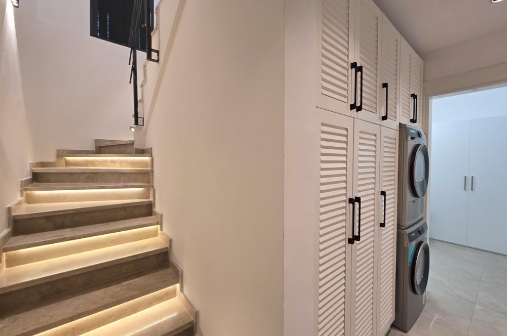Denize yürüme mesafesinde Ormana cepheli 1.000m2 müstakil arsa içinde Deniz manzaralı 5+1 Villa