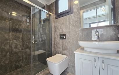 Ortakentte Satılık Deniz Manzaralı Özel Havuzlu Tam Müstakil 4+1 Villa
