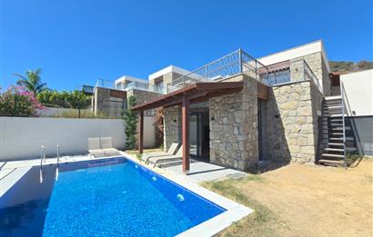 Ortakentte Satılık Deniz Manzaralı Özel Havuzlu Tam Müstakil 4+1 Villa