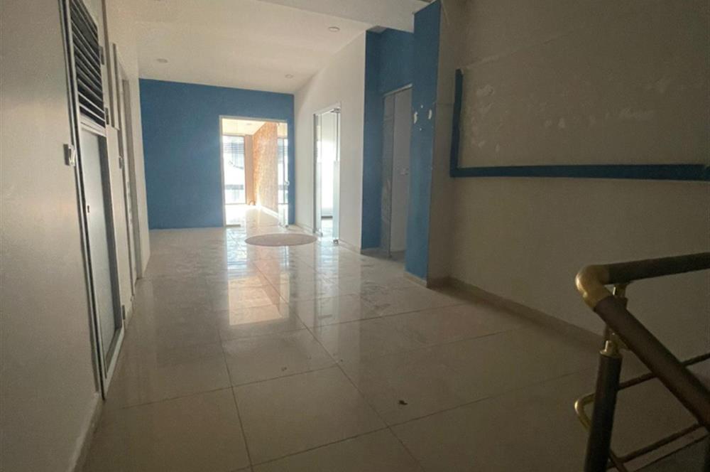 ESENYURT 'TA METROBÜS YANI KİRALIK İŞYERİ -OFİS 700M2 FULL KAT