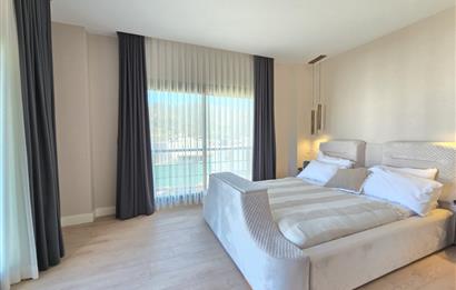 Denize yürüme mesafesinde Ormana cepheli 1.000m2 müstakil arsa içinde Deniz manzaralı 5+1 Villa