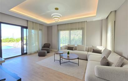 Denize yürüme mesafesinde Ormana cepheli 1.000m2 müstakil arsa içinde Deniz manzaralı 5+1 Villa
