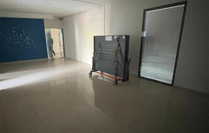 ESENYURT 'TA METROBÜS YANI KİRALIK İŞYERİ -OFİS 700M2 FULL KAT