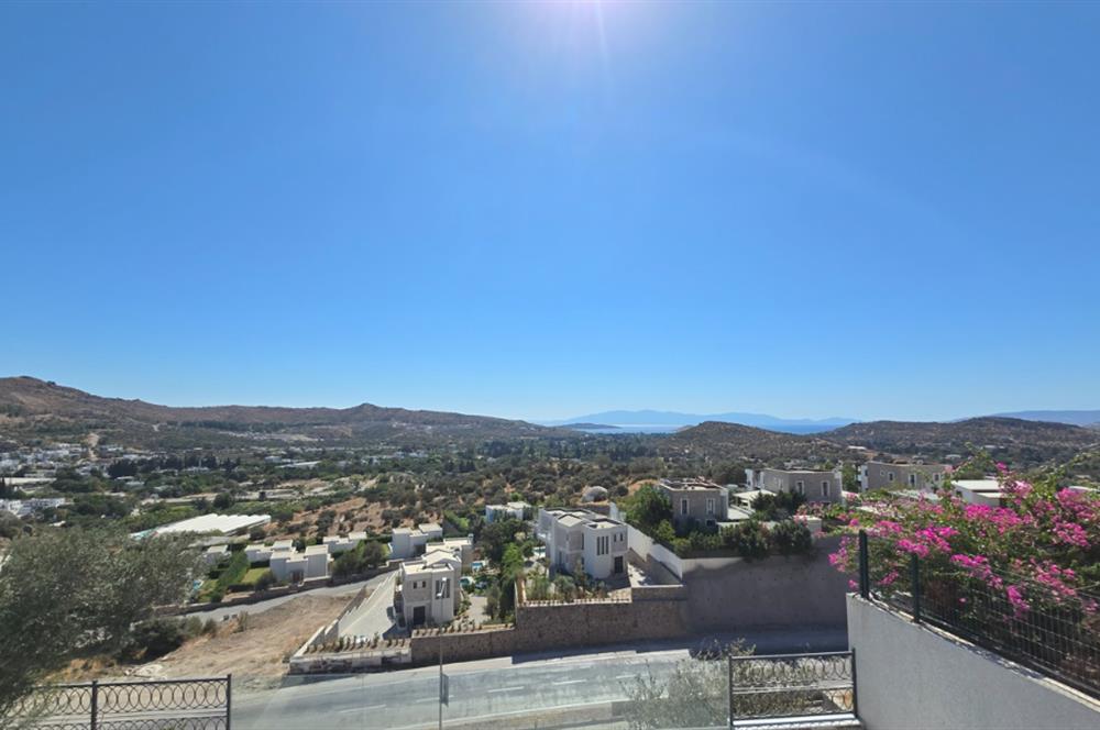 Ortakentte Satılık Deniz Manzaralı Özel Havuzlu Tam Müstakil 4+1 Villa