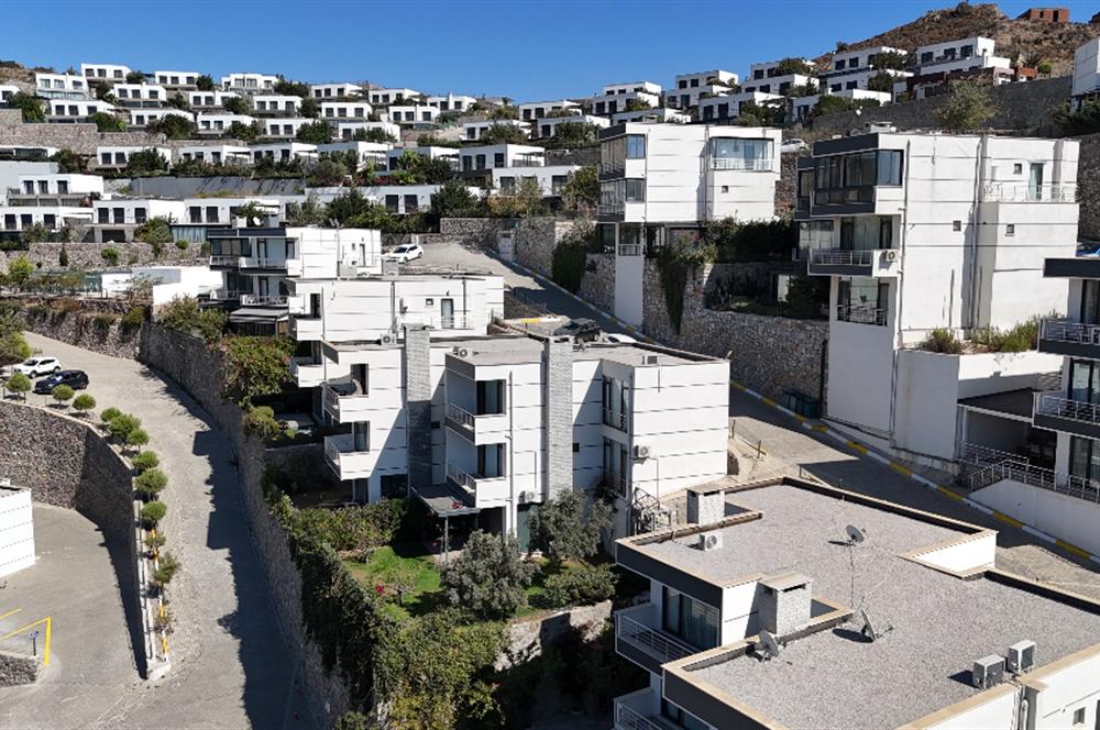 Bağla İdeal Town Sitesinde Satılık Deniz Manzaralı 2+1 Daire