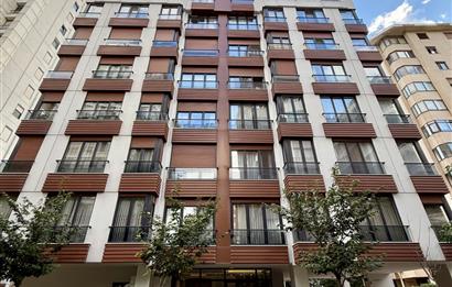 CADDEBOSTAN'DA BAĞDAT CADDESİ'NE PARALEL SATILIK 5+1 DAİRE