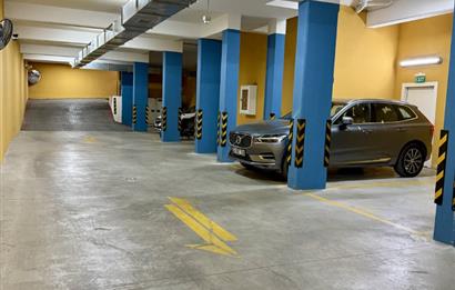 CADDEBOSTAN'DA BAĞDAT CADDESİ'NE PARALEL SATILIK 5+1 DAİRE