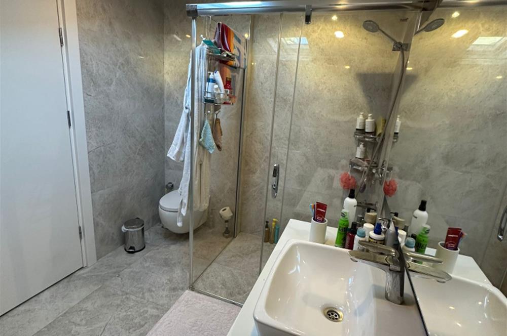 CADDEBOSTAN'DA BAĞDAT CADDESİ'NE PARALEL SATILIK 5+1 DAİRE
